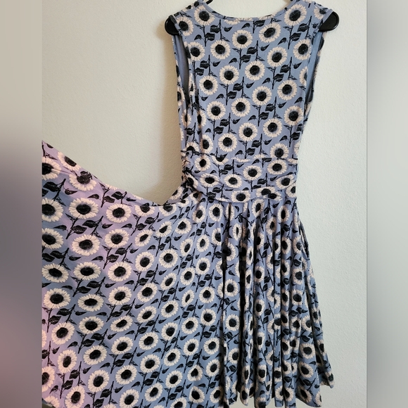 Effie's Heart Blue Floral Dress Size Small, Stretchy, Pockets, Rockabilly - Picture 6 of 7